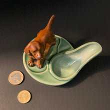 Load image into Gallery viewer, Vintage Wade England Pipe Rest with Hunting Dog