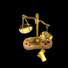 Load image into Gallery viewer, Working 1:12 Balance Scale Miniature with Gold Bars