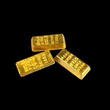 Load image into Gallery viewer, Working 1:12 Balance Scale Miniature with Gold Bars
