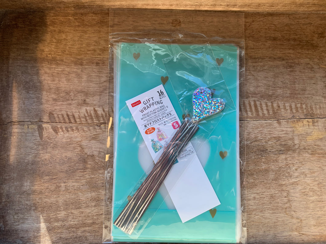 Turquoise Heart Gift Wrap Bags - 16ct